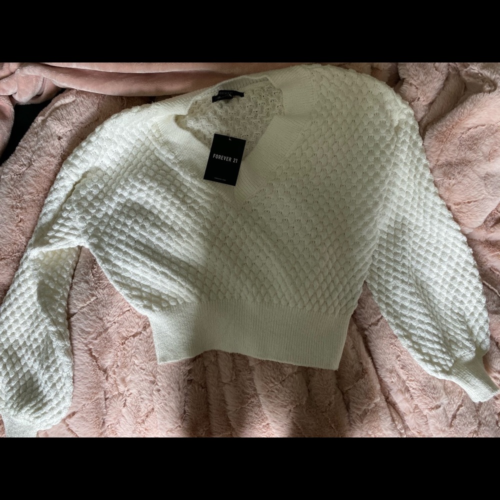 Forever 21 cream cropped sweater
